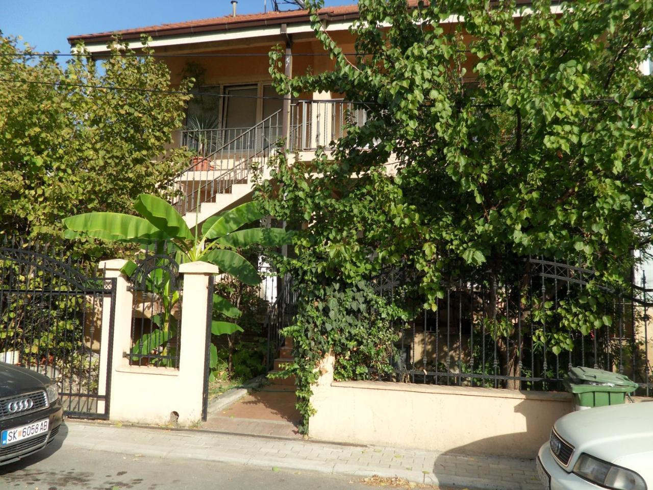 Misko'S Guest House Escópia Exterior foto